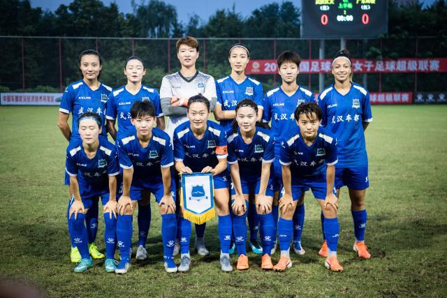 约基奇42+16掘金险胜马刺 骑士送爵士10连败